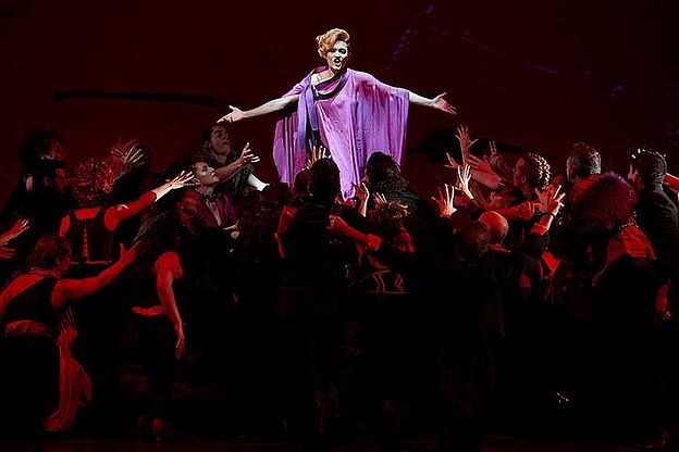 Reportatge fotogràfic, fotografia d'espectacle d'òpera, La Traviata, Toti Ferrer Fotògraf