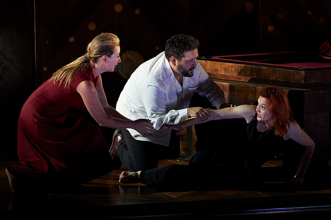 Photographic report, opera show photography, La Traviata, Toti Ferrer Fotògraf